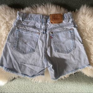Levi’s 505 100% cotton light wash raw hem shorts